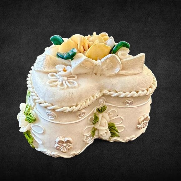 Vintage 90s Heart Ceramic Jewelry Trinket Box Cute Coquette Bows & Roses Small - Picture 5 of 6